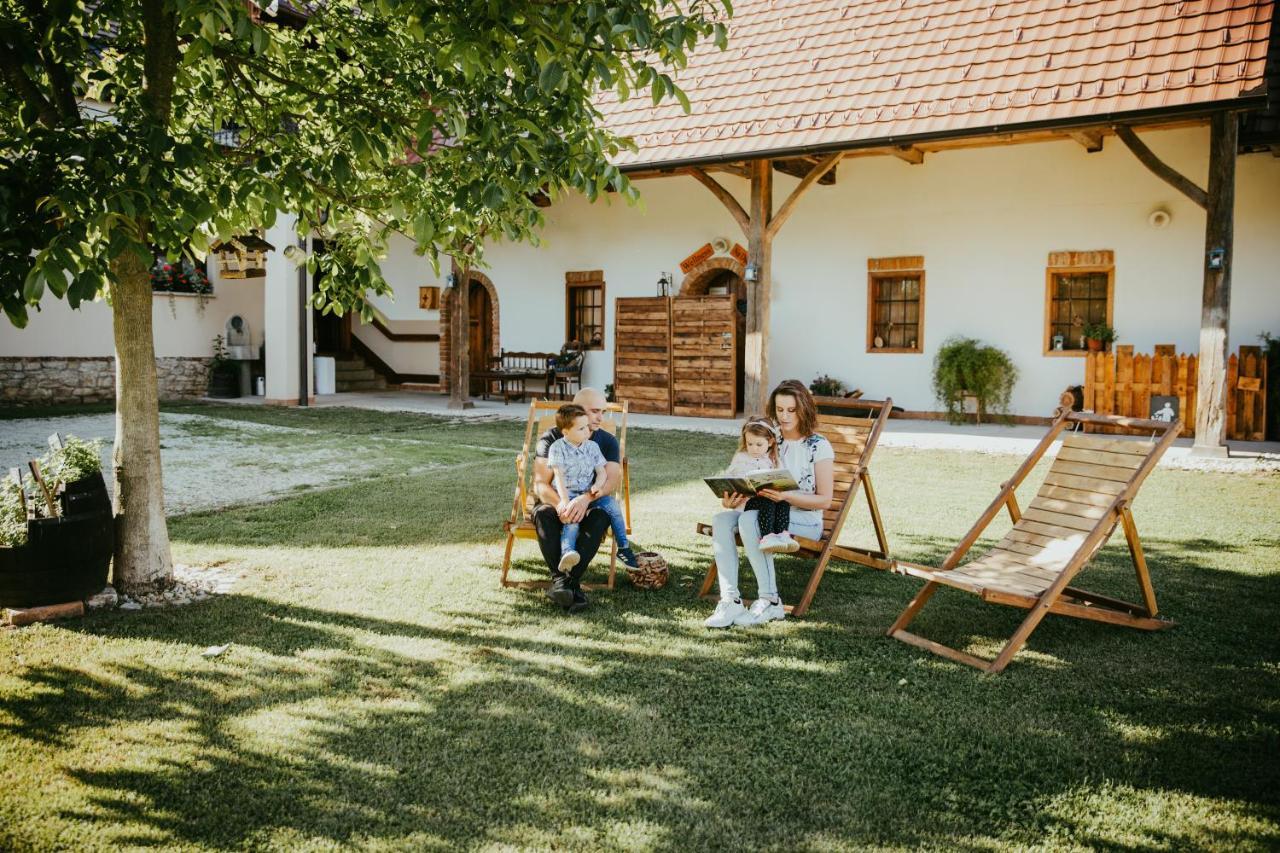 Treehouse Drevesna Hiska Strkovo Gnezdo Ranc Jures Hotel Ljutomer Kültér fotó