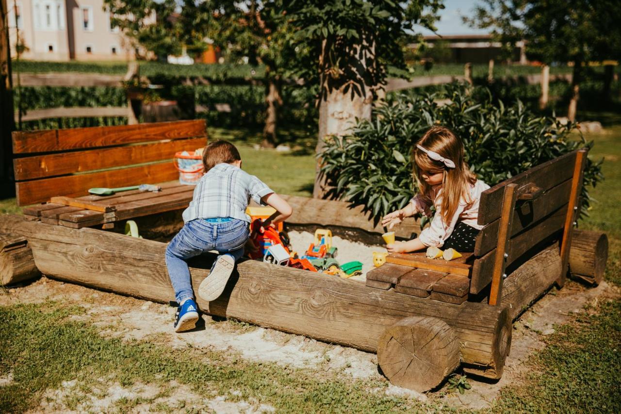 Treehouse Drevesna Hiska Strkovo Gnezdo Ranc Jures Hotel Ljutomer Kültér fotó